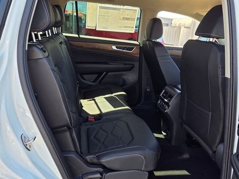 New 2026 Volkswagen Atlas SE FWD image 16