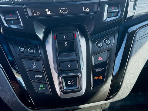 Certified 2024 Honda Odyssey Elite image 16