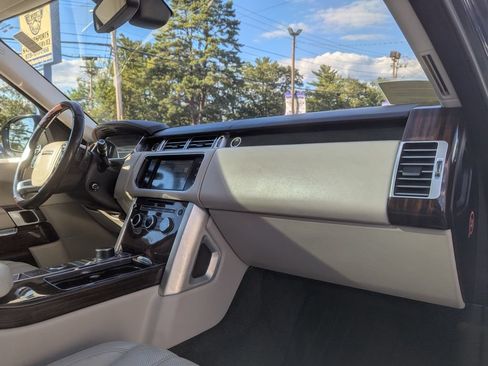 Used 2016 Land Rover Range Rover Supercharged AWD/4WD image 39
