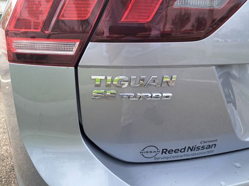 Used 2021 Volkswagen Tiguan SE R-Line image 9