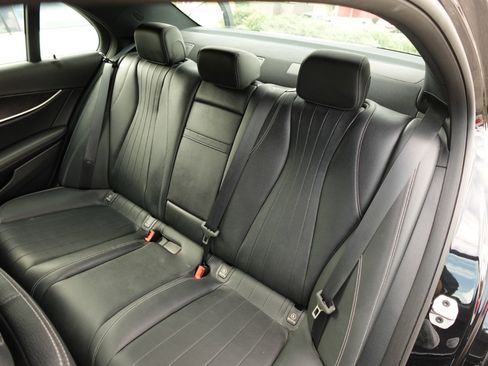 Used 2020 Mercedes-Benz E 350 4MATIC Sedan w/ Driver Assistance Package image 10