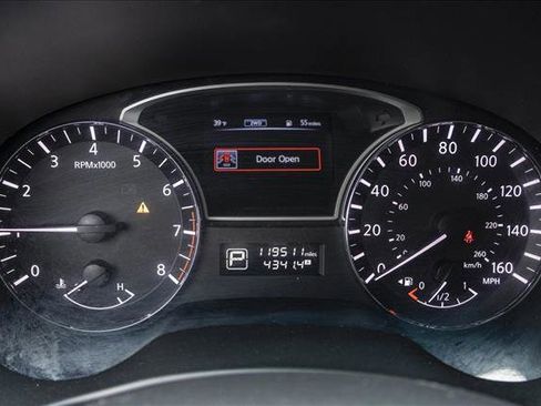 Used 2015 Nissan Pathfinder S image 15