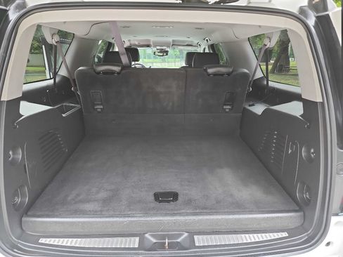 Used 2015 Chevrolet Suburban LT RWD image 28
