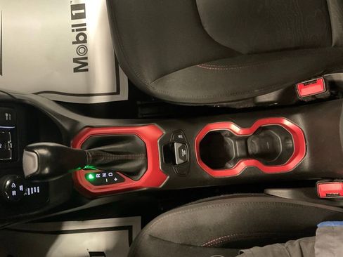 Used 2017 Jeep Renegade Trailhawk w/ Cold Weather Group II image 21