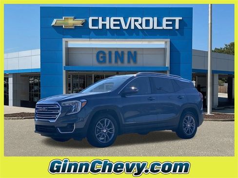 Used 2024 GMC Terrain SLT image 1
