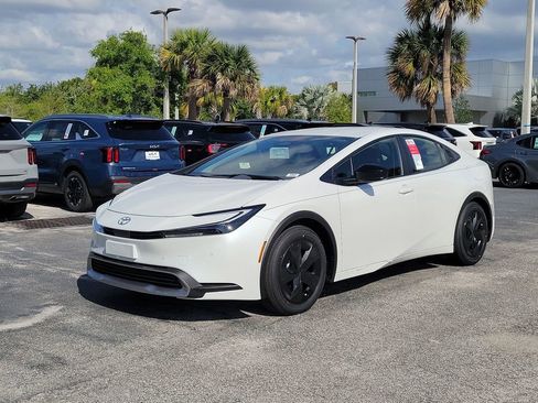 New 2026 Toyota Prius Plug-In Hybrid FWD image 31