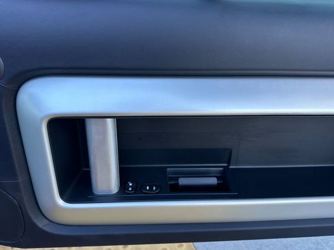 Used 2006 Ford GT Base image 18