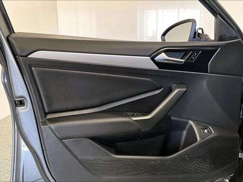 Used 2019 Volkswagen Jetta SE FWD image 25