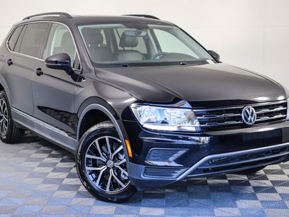 Used 2021 Volkswagen Tiguan SE w/ Panoramic Sunroof Package