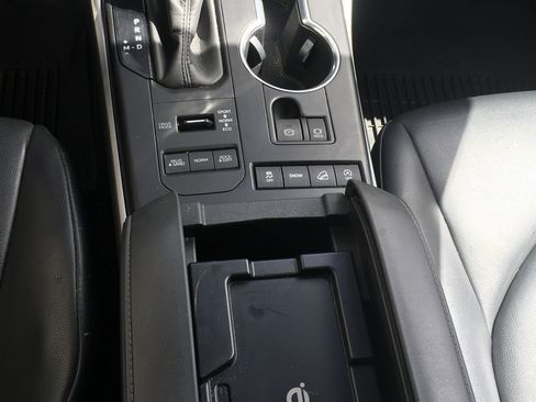 Used 2020 Toyota Highlander XLE AWD/4WD image 14