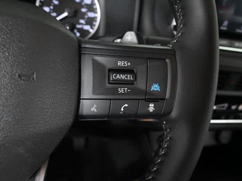 Used 2025 Nissan Rogue SV FWD image 22