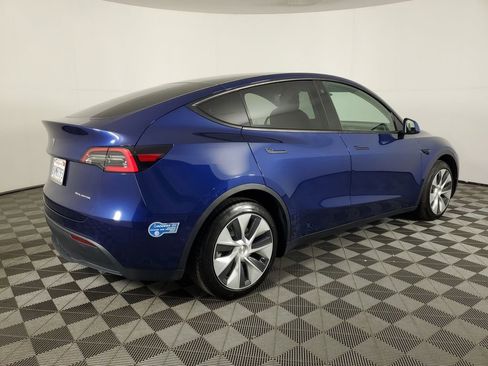 Used 2021 Tesla Model Y Long Range image 4