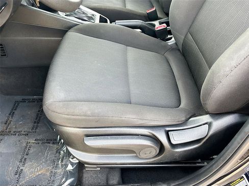 Used 2021 Hyundai Venue SE FWD image 18