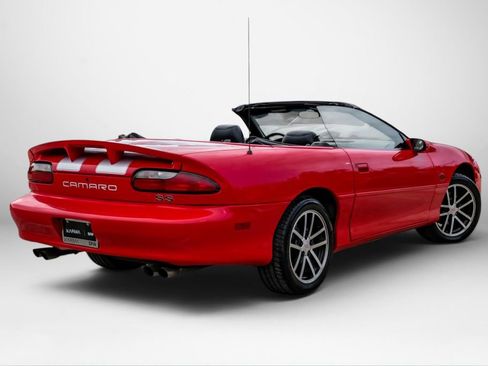 Used 2002 Chevrolet Camaro Z28 w/ SS Performance/Appearance Pkg RWD image 7