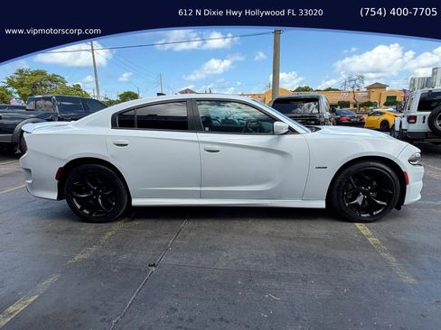 Used 2018 Dodge Charger R/T RWD image 5
