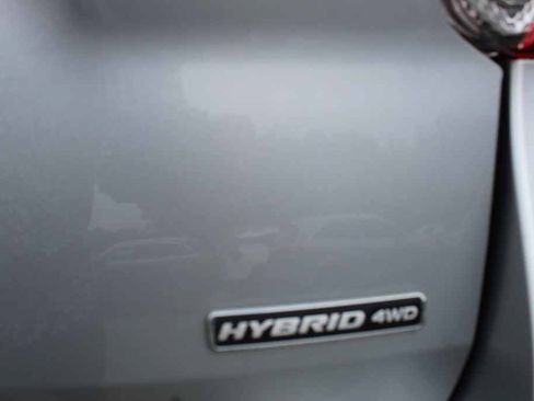 Used 2020 Ford Explorer Limited w/ Hybrid Equipment Group 310A AWD/4WD image 8