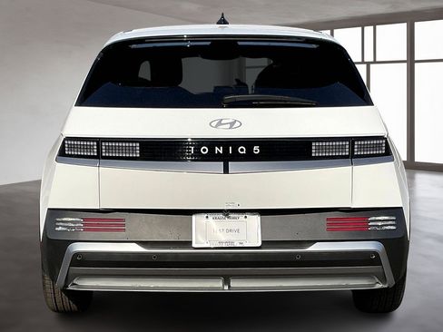 New 2026 Hyundai Ioniq 5 SEL image 4