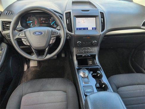 Used 2020 Ford Edge SE image 24