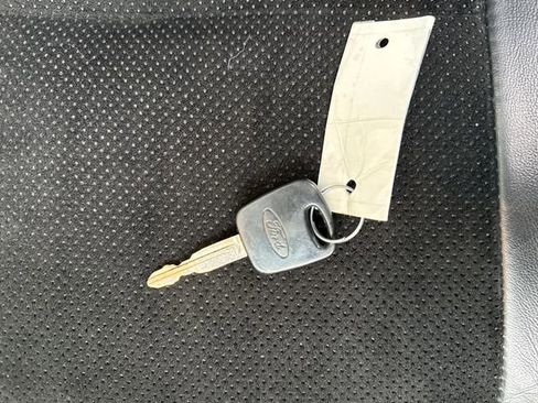 Used 2003 Ford Focus SE FWD image 29