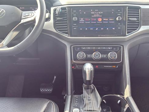 Used 2022 Volkswagen Atlas SE w/ Panoramic Sunroof Package FWD image 32