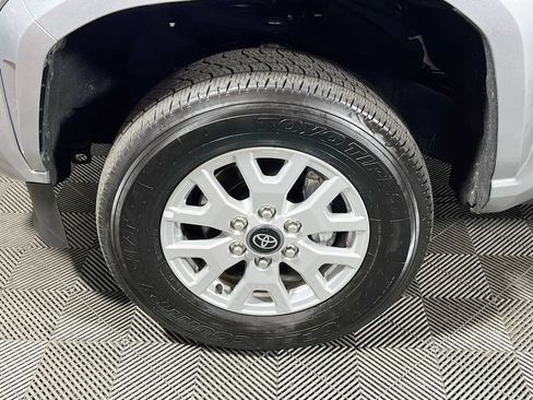 Certified 2025 Toyota Tacoma SR5 AWD/4WD image 27