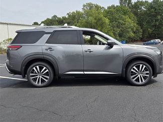 New 2025 Nissan Pathfinder Platinum w/ Black Appearance Package video 2