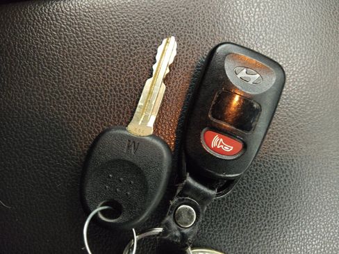 Used 2019 Hyundai Elantra SE w/ Cargo Package image 32