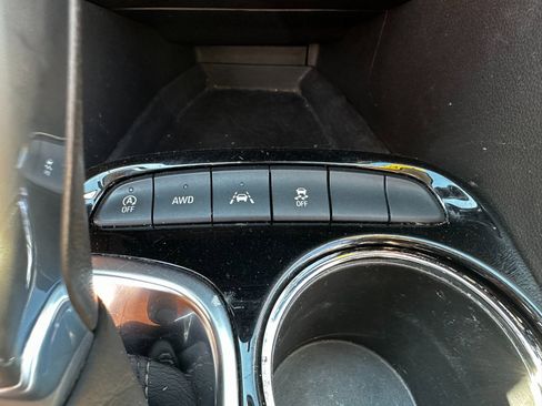 Used 2021 Buick Encore GX Essence w/ Experience Buick Package image 12