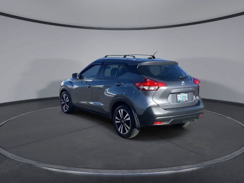 Used 2018 Nissan Kicks SV FWD image 6