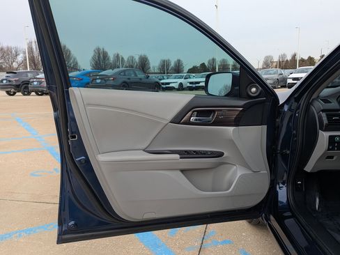 Used 2016 Honda Accord EX-L image 14