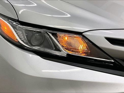 Used 2020 Toyota Camry SE AWD/4WD image 30