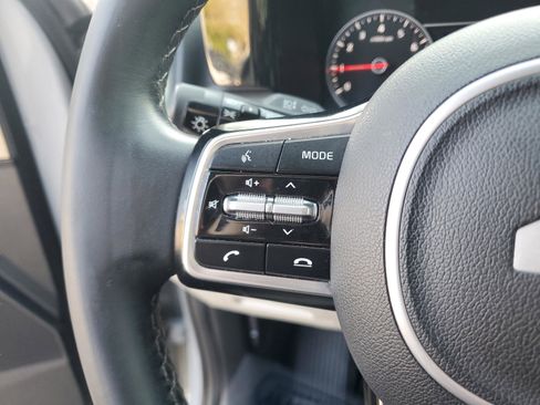 Certified 2022 Kia Sorento SX image 29
