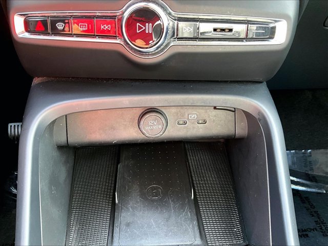 Used 2023 Volvo XC40 B5 Ultimate w/ Protection Package Premier AWD/4WD image 26