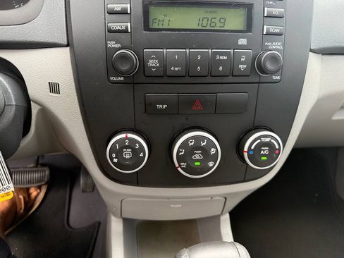 Used 2009 Kia Spectra EX FWD image 20