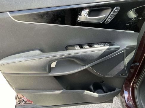 Used 2016 Kia Sorento SX image 17