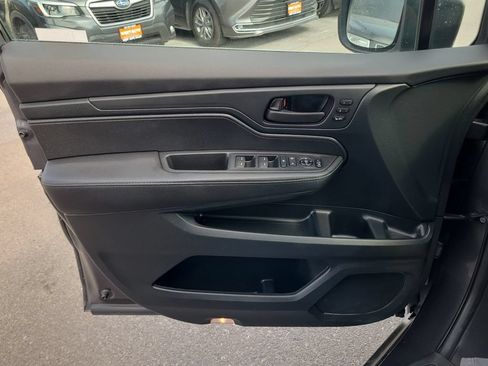 Used 2023 Honda Odyssey EX-L image 16