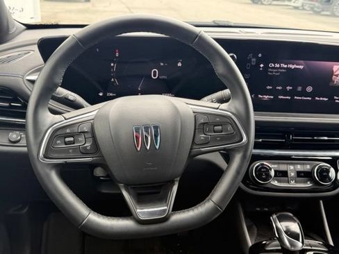 Used 2025 Buick Envista Sport Touring w/ Convenience I Package FWD image 20