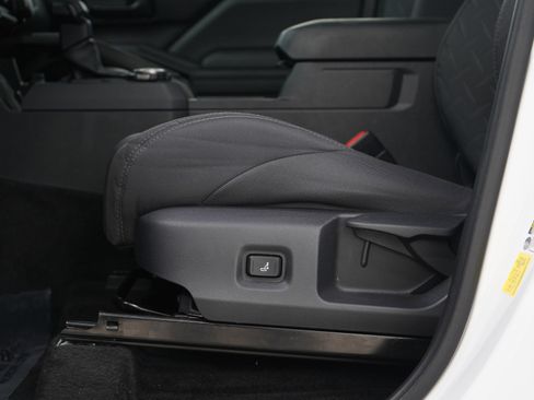 Certified 2025 Toyota Tacoma SR image 19