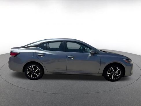 Used 2025 Nissan Sentra SV FWD image 16
