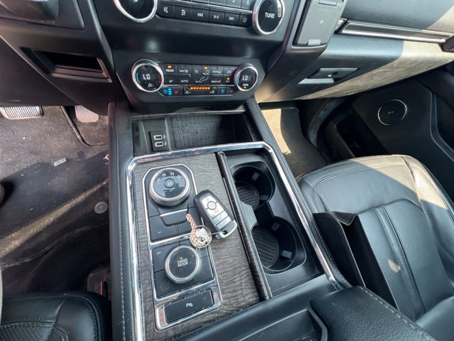 Used 2019 Ford Expedition Limited w/ Equipment Group 301A AWD/4WD image 13