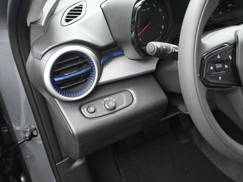 New 2026 Chevrolet Trax LS w/ LS Convenience Package image 18