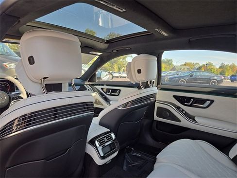 New 2025 Mercedes-Benz S 580 4MATIC Sedan image 29