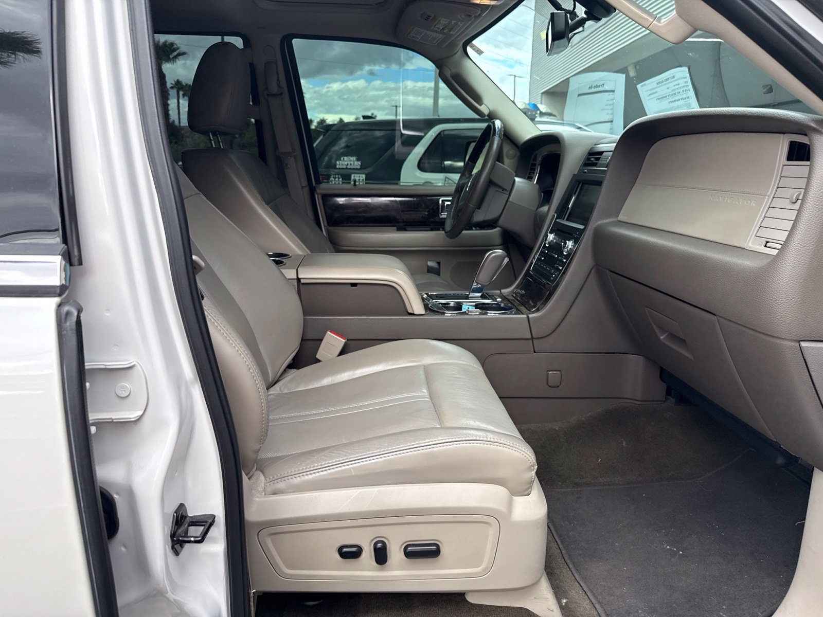 Used 2015 Lincoln Navigator 2WD image 13