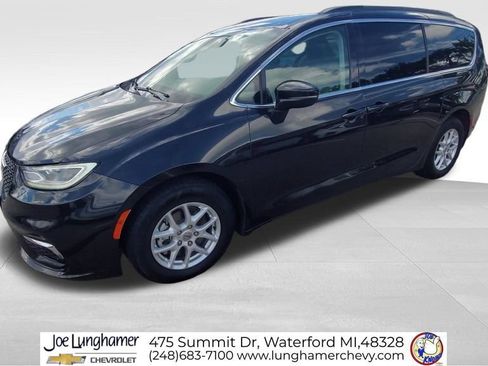 Used 2022 Chrysler Pacifica Touring-L FWD image 4