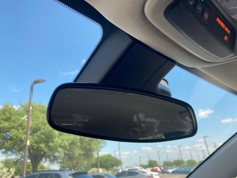 Used 2025 Buick Encore GX Preferred image 24