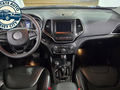Used 2021 Jeep Cherokee Latitude Plus w/ Sun & Sound Group AWD/4WD image 32