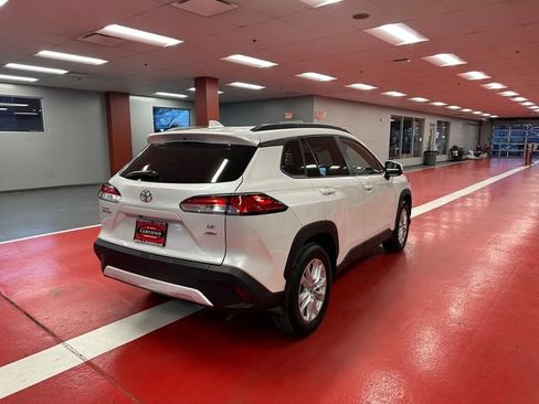 Certified 2024 Toyota Corolla Cross LE w/ Moonroof Package image 4