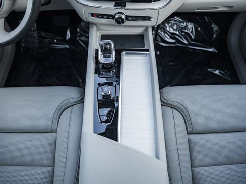 New 2026 Volvo XC60 T8 Ultra w/ Protection Package Premier image 26