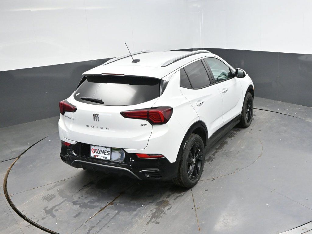Used 2024 Buick Encore GX Sport Touring FWD image 29
