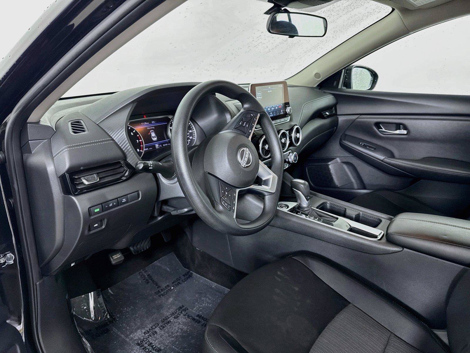 Used 2025 Nissan Sentra SV FWD image 9